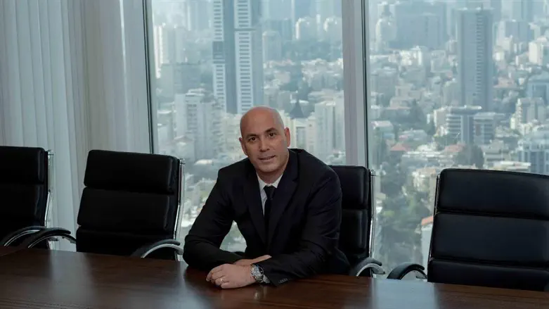 עו"ד יוסי חמצני