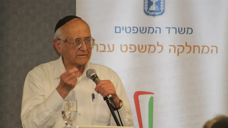 הרב פרופ' נחום רקובר