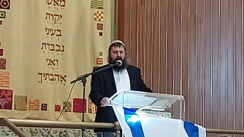 Rabbi Nehushtan at the evening of prayer