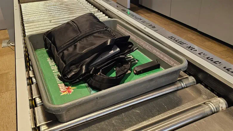 תיק בבדיקה בנתב"ג