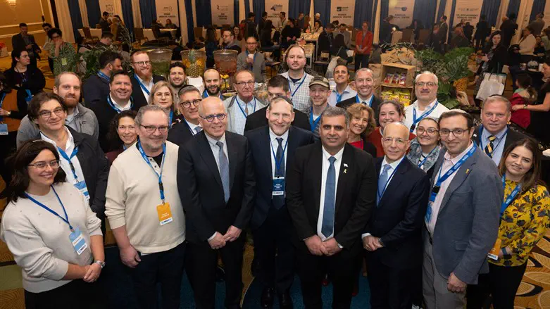NBN and Israeli officials with medical professionals who volunteered in Israel in the war.