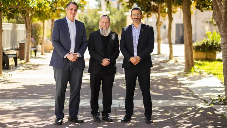 הרב רימון עם הרב פרץ והרב מירוויס