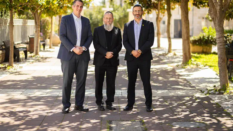 Rabbi Yosef Zvi Rimon, and Rabbi Doron Perez