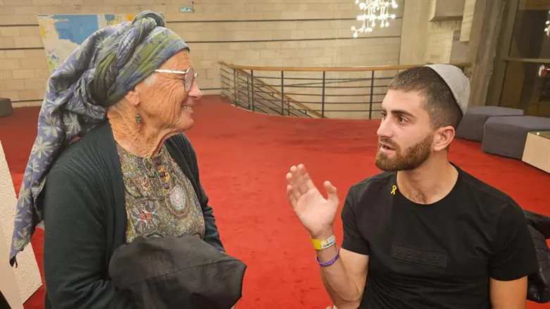 לוחם גבעתי הראל טנג'י שנפצע אנושות בעזה, מודה לאמא של הזמר ביני לנדאו