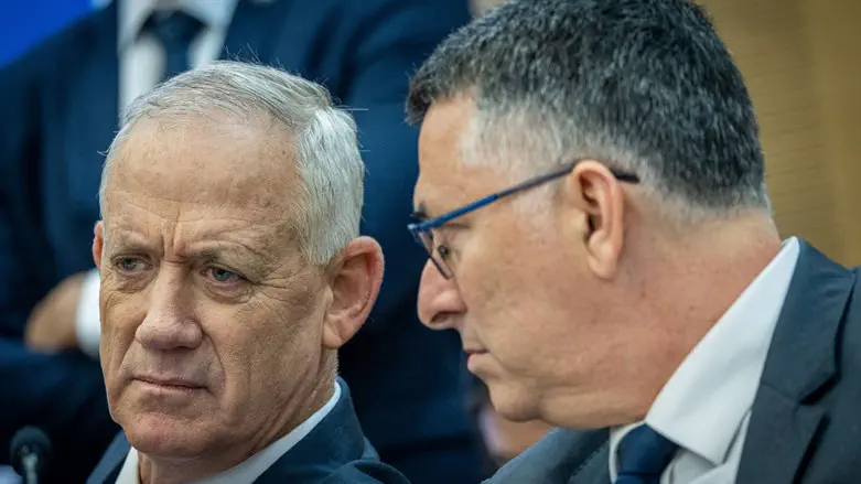חילוקי דעות אידיאולוגיים. בני גנץ וגדעון סער
