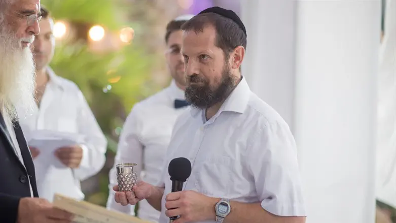 הרב אבאל'ה בילט בחתונת הרב קובלסקי