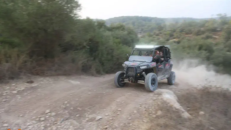 רכב תפעולי 4X4