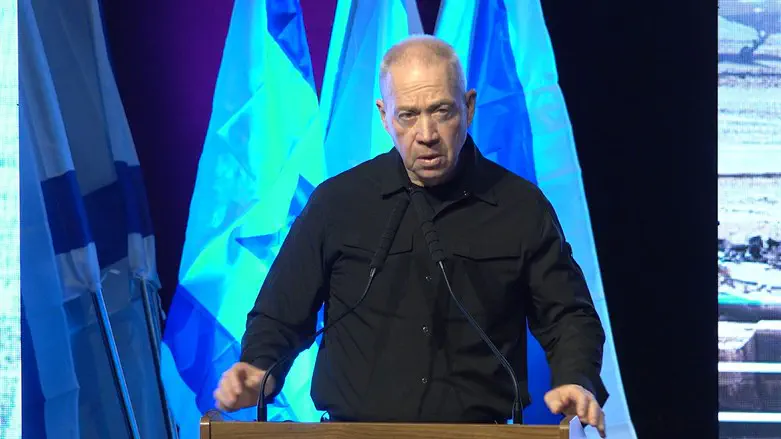 Йоав Галант