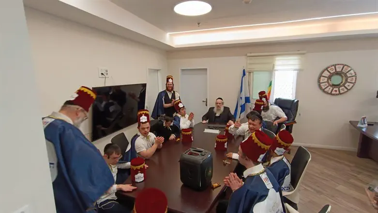הגיעו לשמח