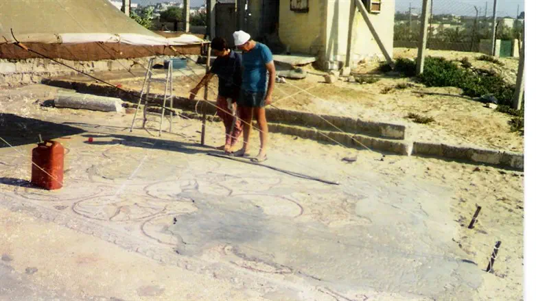 שרידי בית הכנסת העתיק בעזה