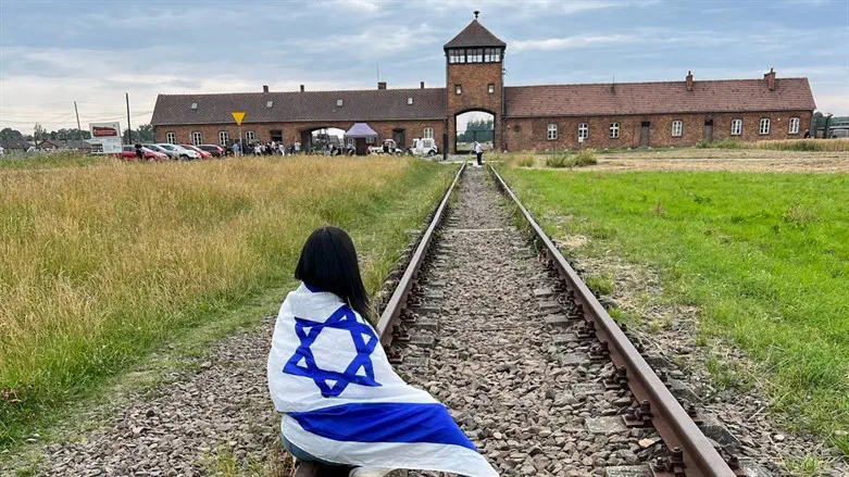 שרה מילר באושוויץ