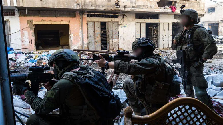 IDF forces operate in Gaza