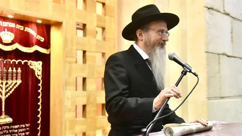 Rabbi Berel Lazar in the Maryina Roshcha central synagogue on Saturday night