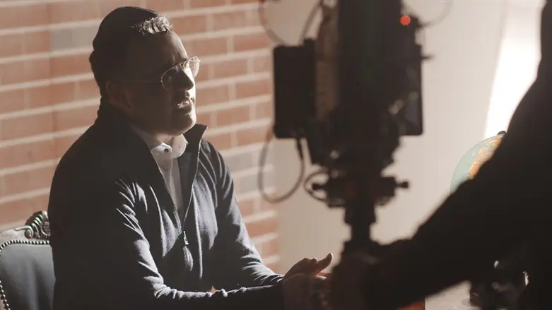 Yaakov Shwekey prays for a perfect world