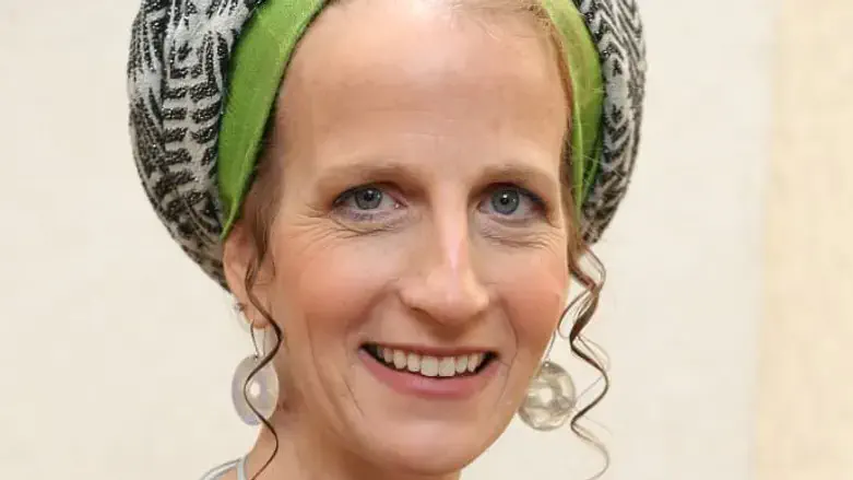 עפרה לקס