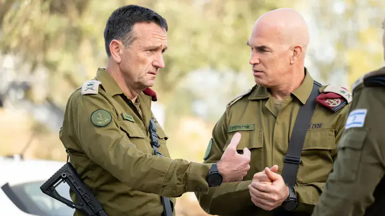 Major General Ori Gordin (R) with IDF Chief of Staff Herzi Halevi