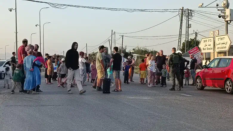 תושבי יישובי סובב יריחו בהפגנה לאחר הפיגוע