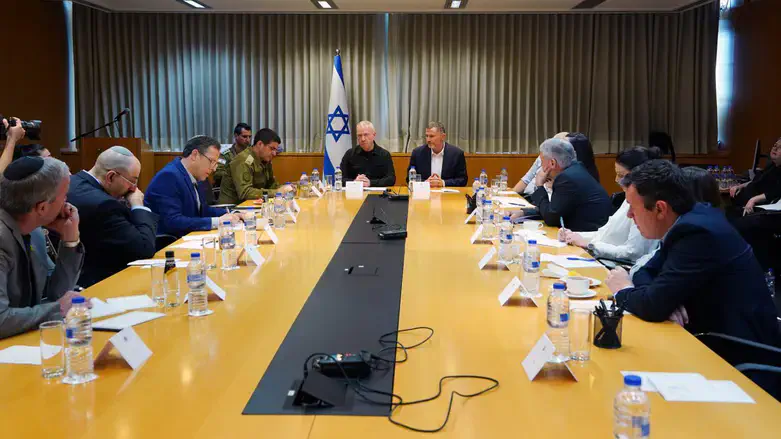 ישיבת ועדת החוץ והביטחון בקריה