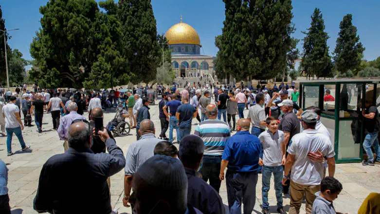 Muslim worshipers visit the Temple Mount
