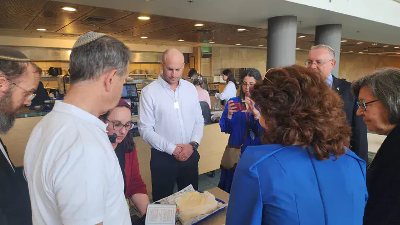 יומולדת 22 בסימן הפרשת חלה לאיתן רוזנצוויג