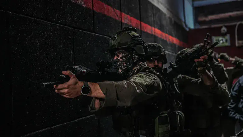 מסתערבי מג"ב איו"ש