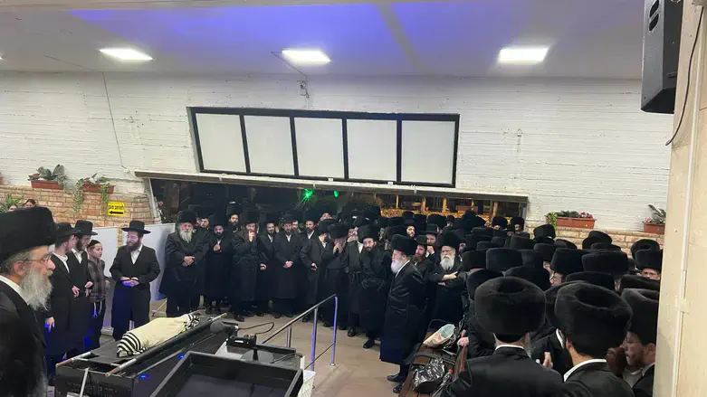 ההמונים בהלוויה