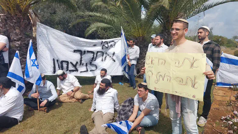 תלמידי אולגה בעצרת התמיכה