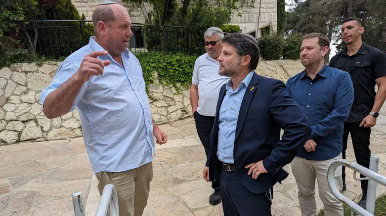 השר סמוטריץ' עם ירון רוזנטל
