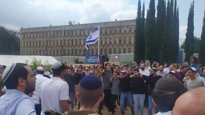 מתגייסי ישיבות ההסדר השבוע בבקו"ם