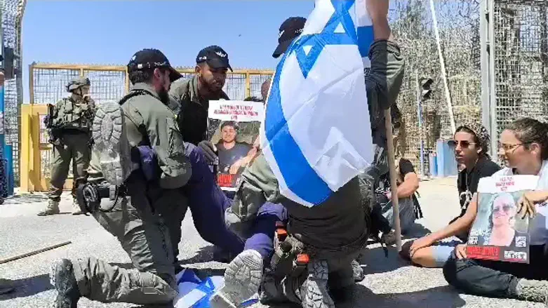 חסימת המעבר