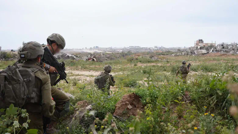 soldiers in Gaza