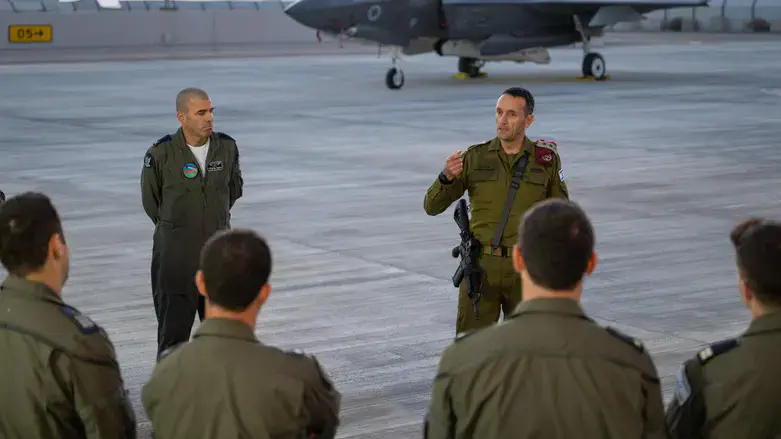 הרמטכ"ל בבסיס נבטים