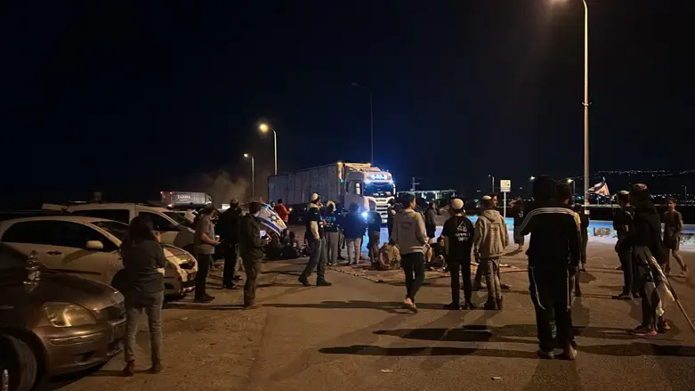 חסימת המשאיות