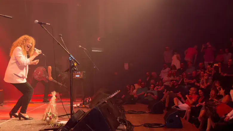 נורית גלרון