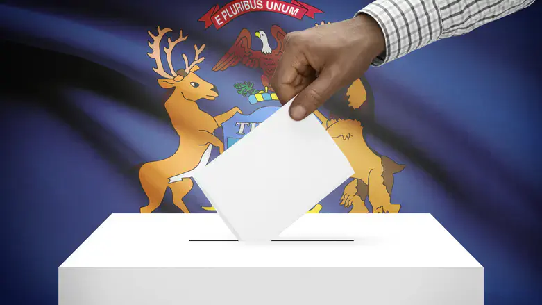 Michigan: Casting ballot