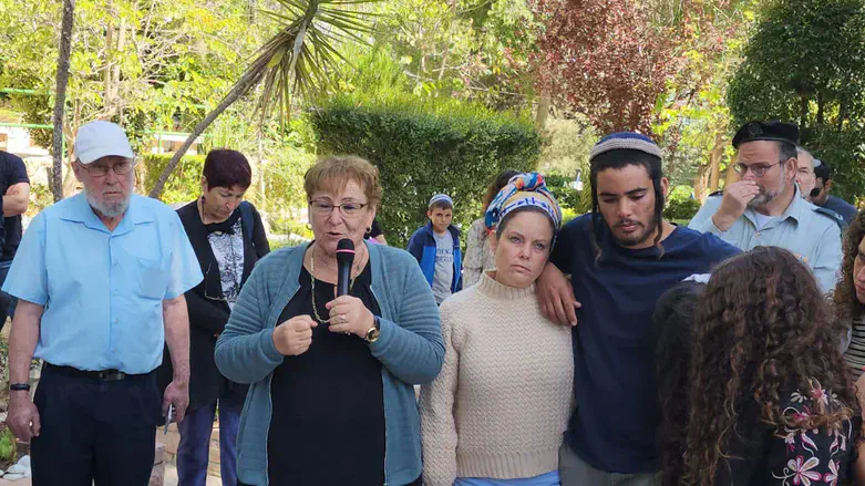 משפחת פרץ באזכרה
