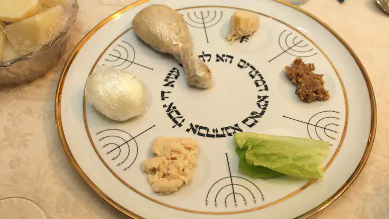 קערת ליל הסדר, ארכיון