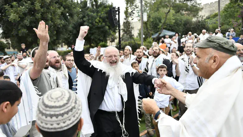 תפילת הלל חגיגית