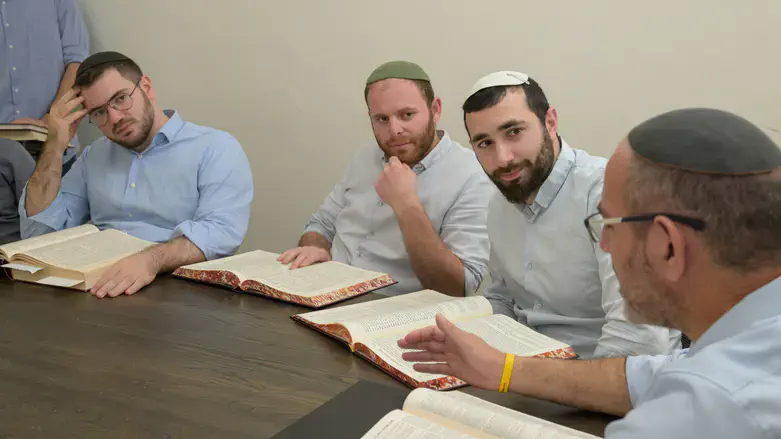 אברכי מסלול מנהיגות רוחנית בכולל ארץ חמדה