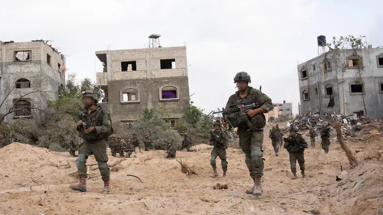 IDF soldiers operating in Gaza