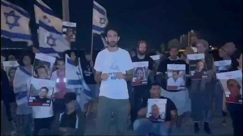 חסימת משאיות בסיוע במעבר אלנבי