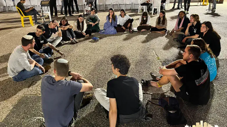 חברותא בכיכר