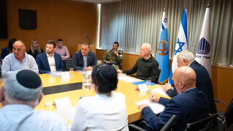 גלנט נפגש עם המועצה להנצחת החייל