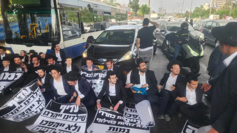 הפגנה בכביש 4