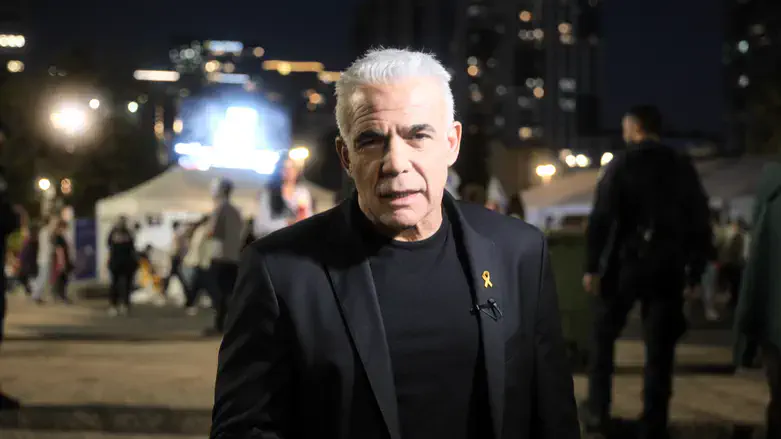 לפיד בכיכר החטופים