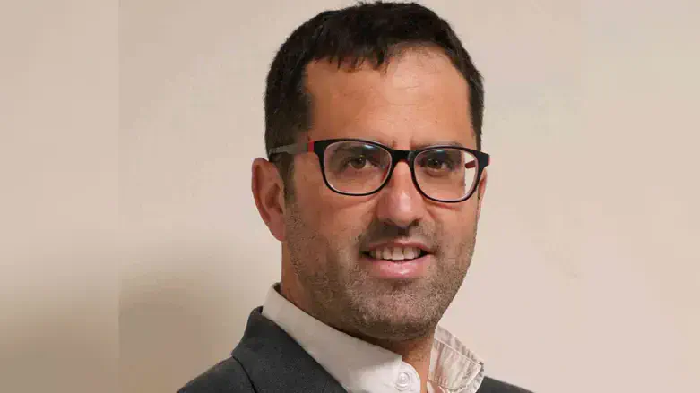 ד"ר נתנאל פישר