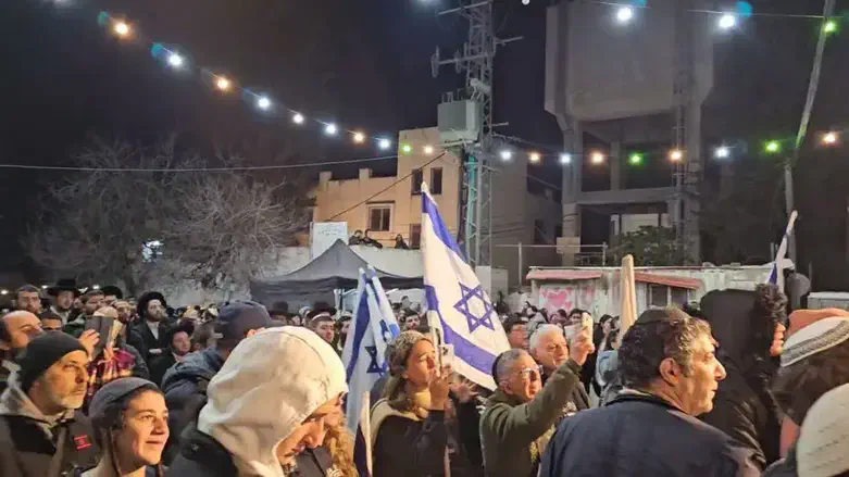 המונים בקבר יהושע בן נון, ארכיון