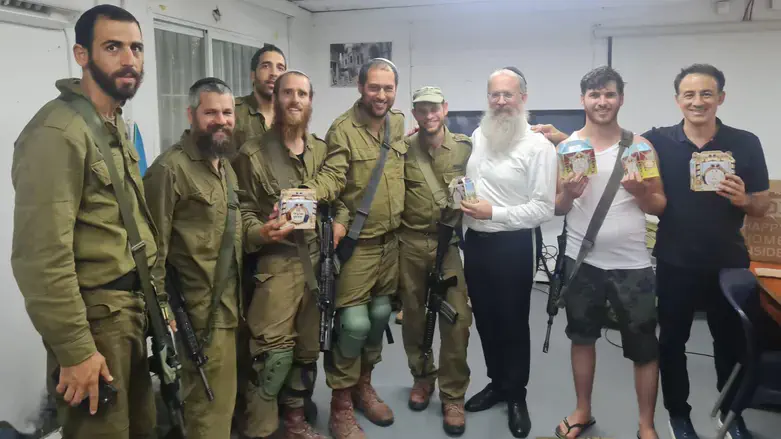 חלוקת התהילים לחיילים