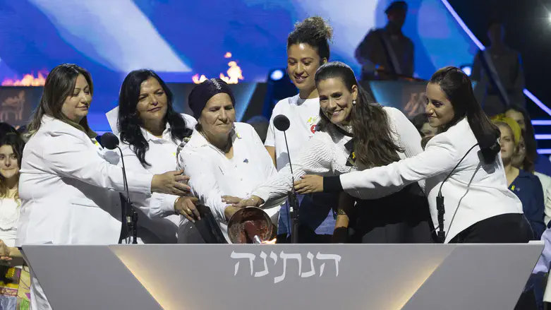 צילית יעקובסון בטקס הדלקת המשואה