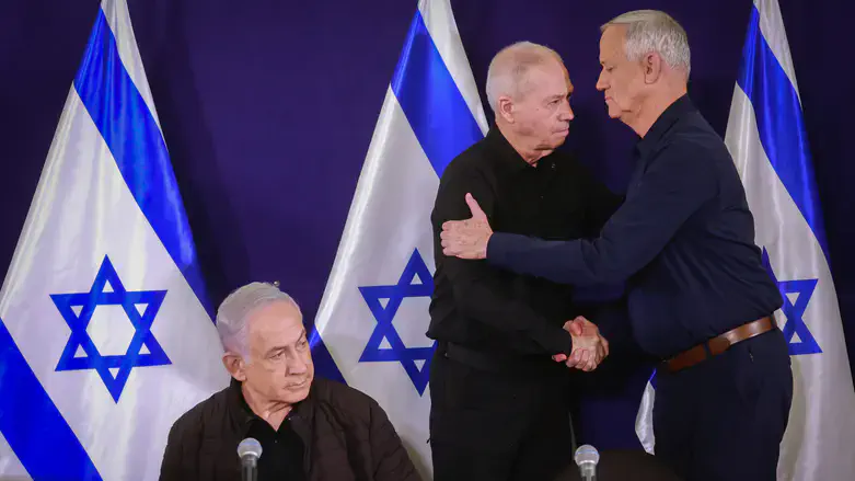 נתניהו, גנץ וגלנט בימי ראשית המלחמה